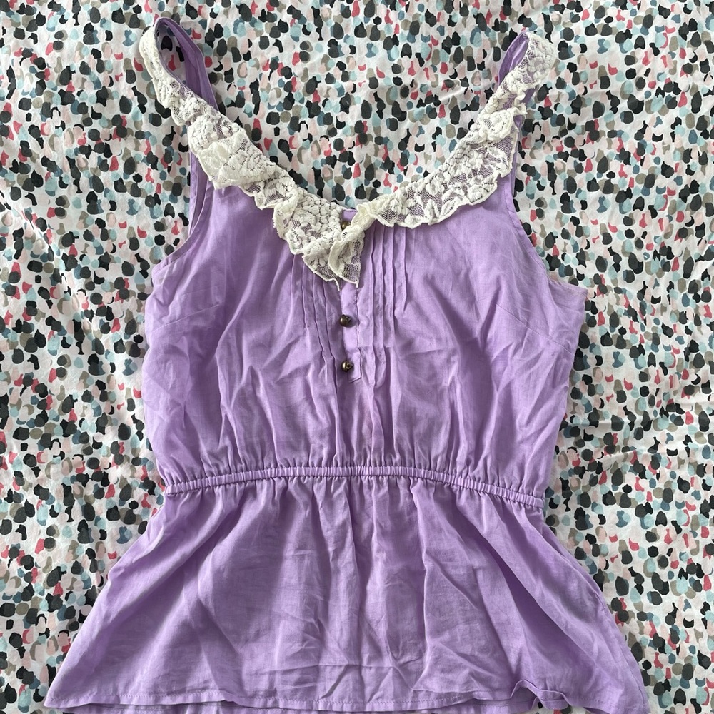 Pretty lilac top